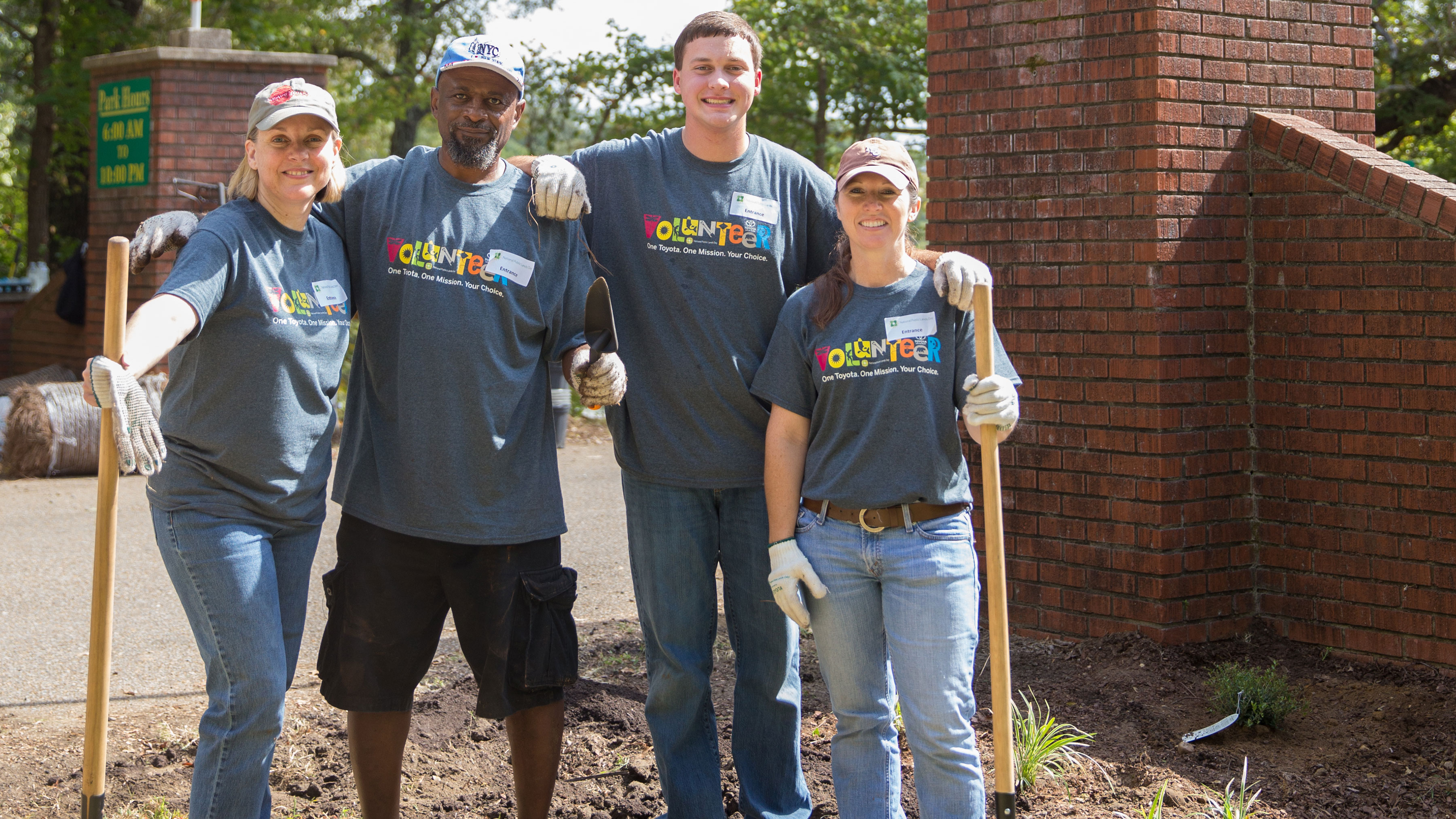 Toyota employees volunteering at an NPLD event