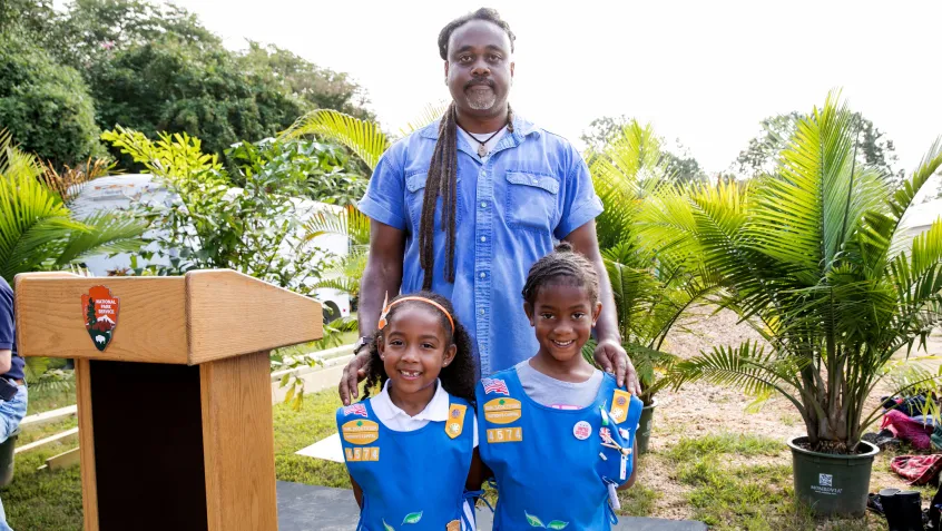 Group picture of the volunteers at the Kenilworth Aquatic Gardens NPLD Event in 2016