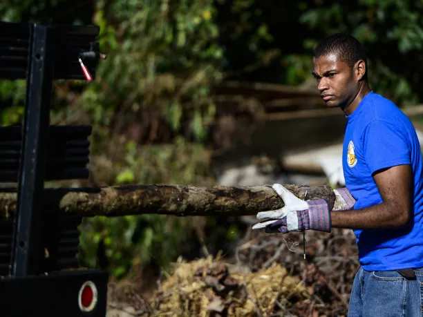 Volunteer at 2014 National Public Lands Day