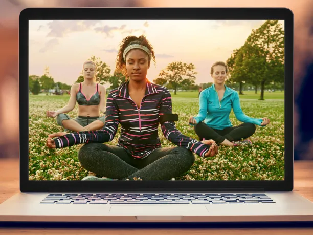 Women doing yoga | Copyright: Copyright: stock.adobe.com/138022247 + stock.adobe.com/108932478